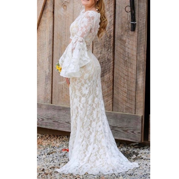 Mac Duggal Lace Prom Gown / Wedding Dress, Size 2 - Picture 1 of 5